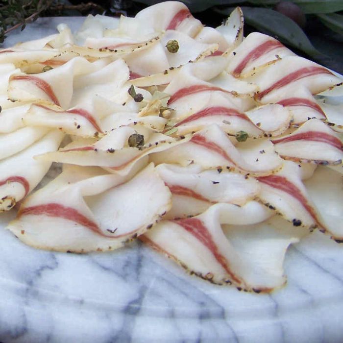 Lardo, fein geschnitten